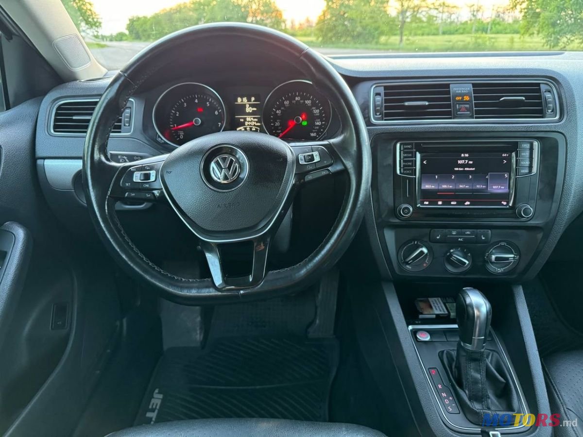 2016' Volkswagen Jetta photo #6