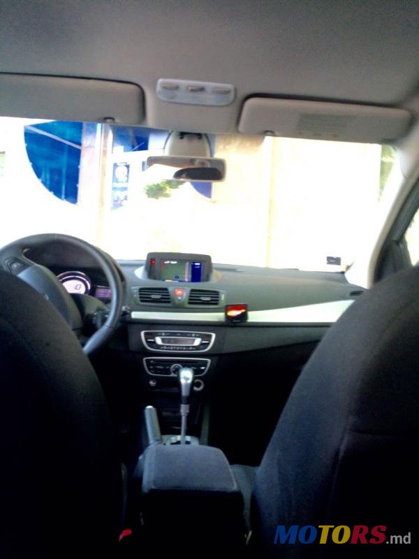 2011' Renault Megane photo #3