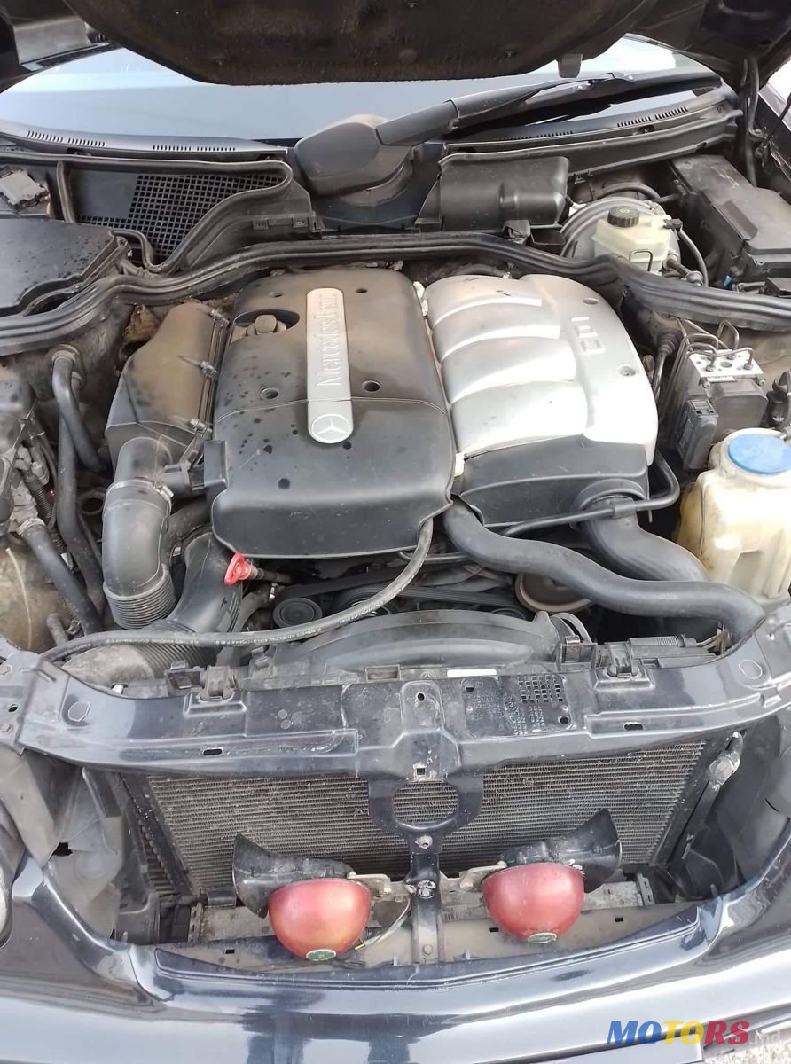 2001' Mercedes-Benz E Класс photo #3