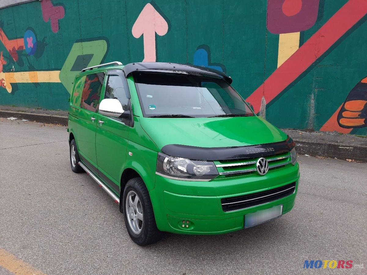 2011' Volkswagen Transporter photo #1