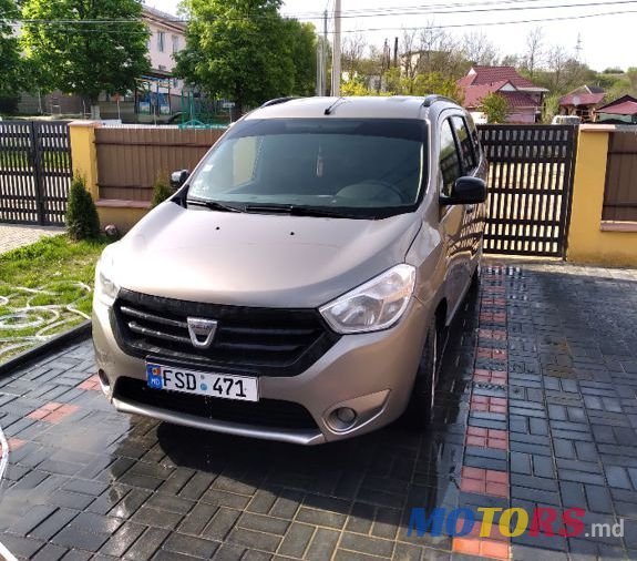 2014' Dacia Lodgy photo #2