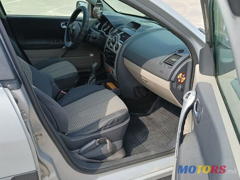 2004' Renault Megane photo #3