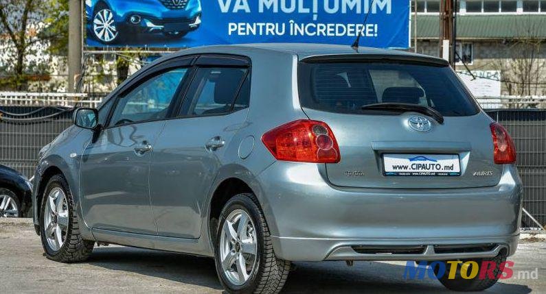 2009' Toyota Auris photo #1