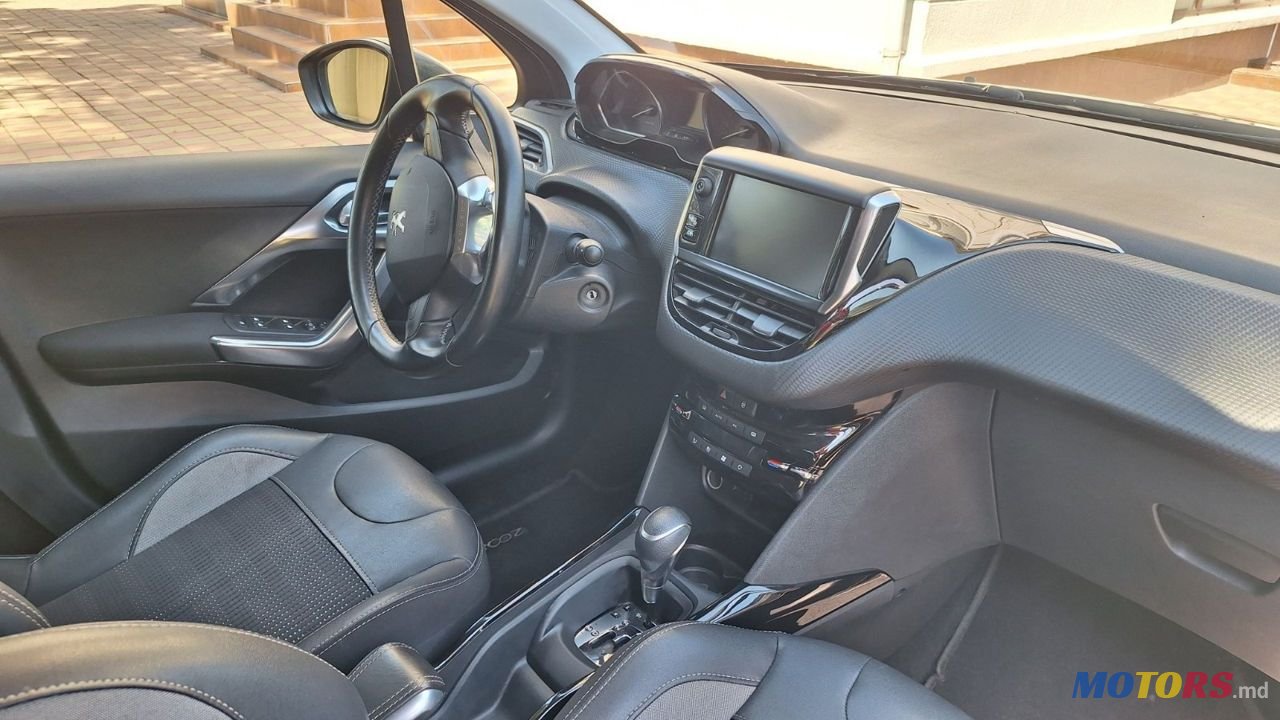 2019' Peugeot 2008 photo #1
