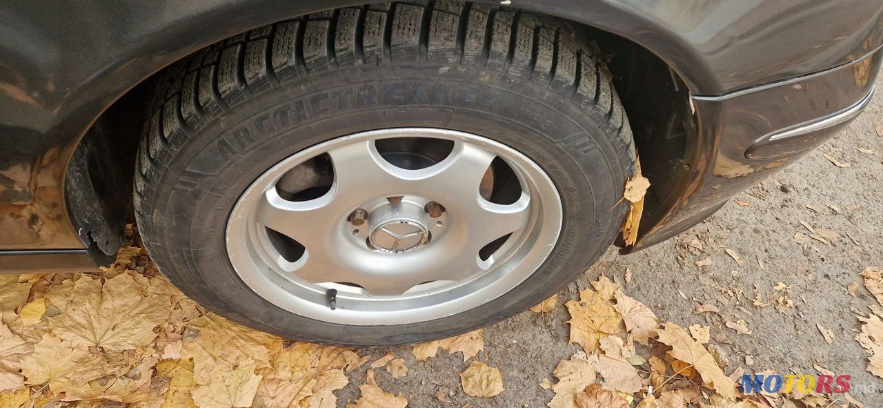 2005' Mercedes-Benz E Класс photo #6