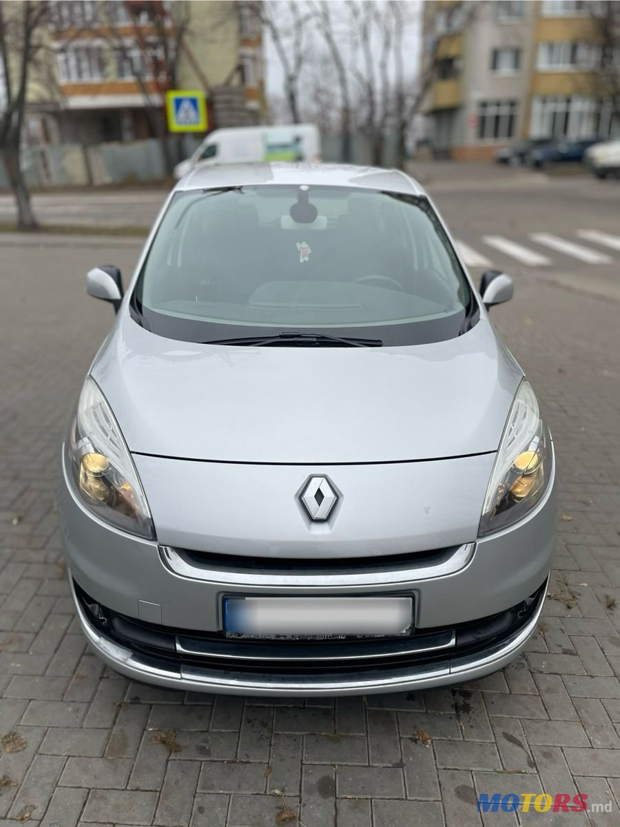 2012' Renault Grand Scenic photo #1