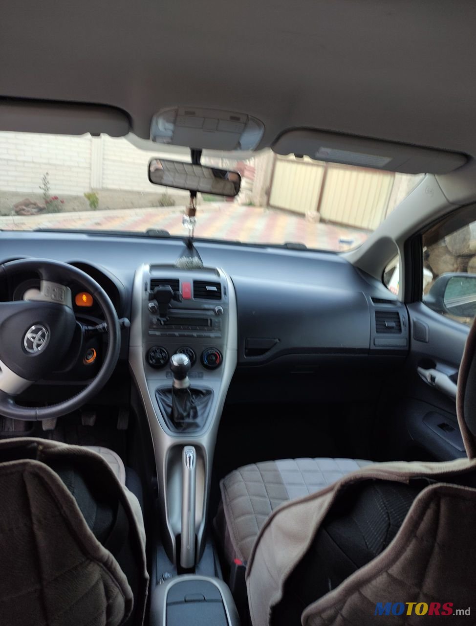 2008' Toyota Auris photo #3