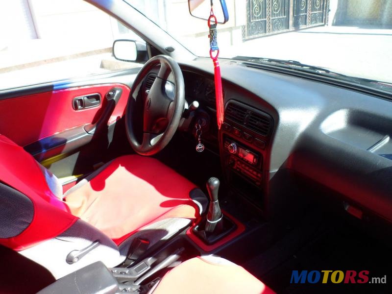 1994' Nissan Primera photo #2