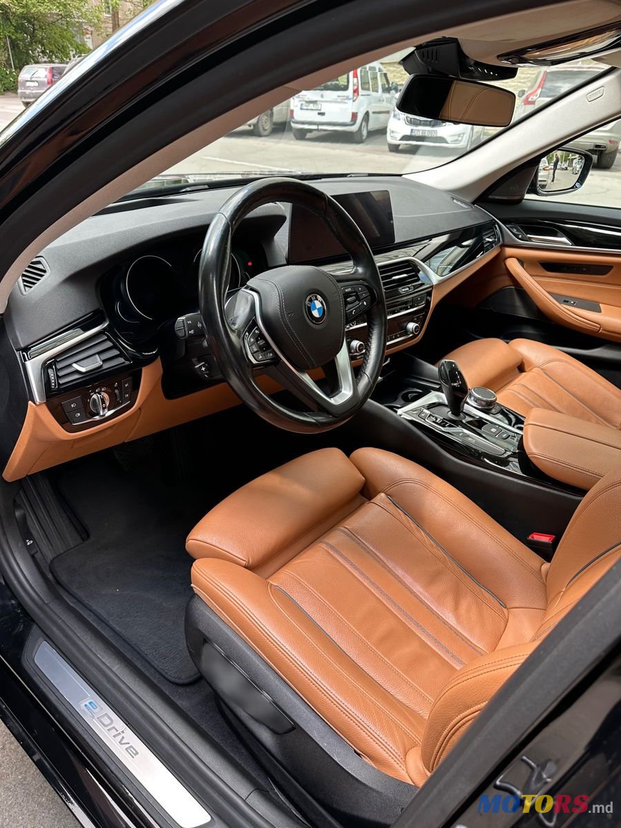 2017' BMW 5 Series photo #3