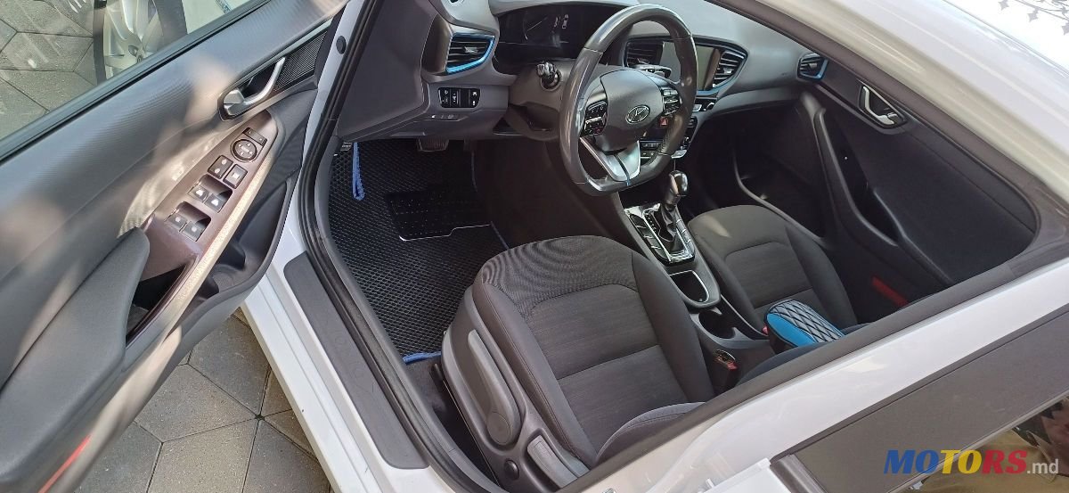 2019' Hyundai Ioniq photo #6