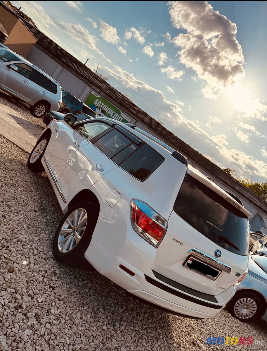 2012' Toyota Highlander photo #3