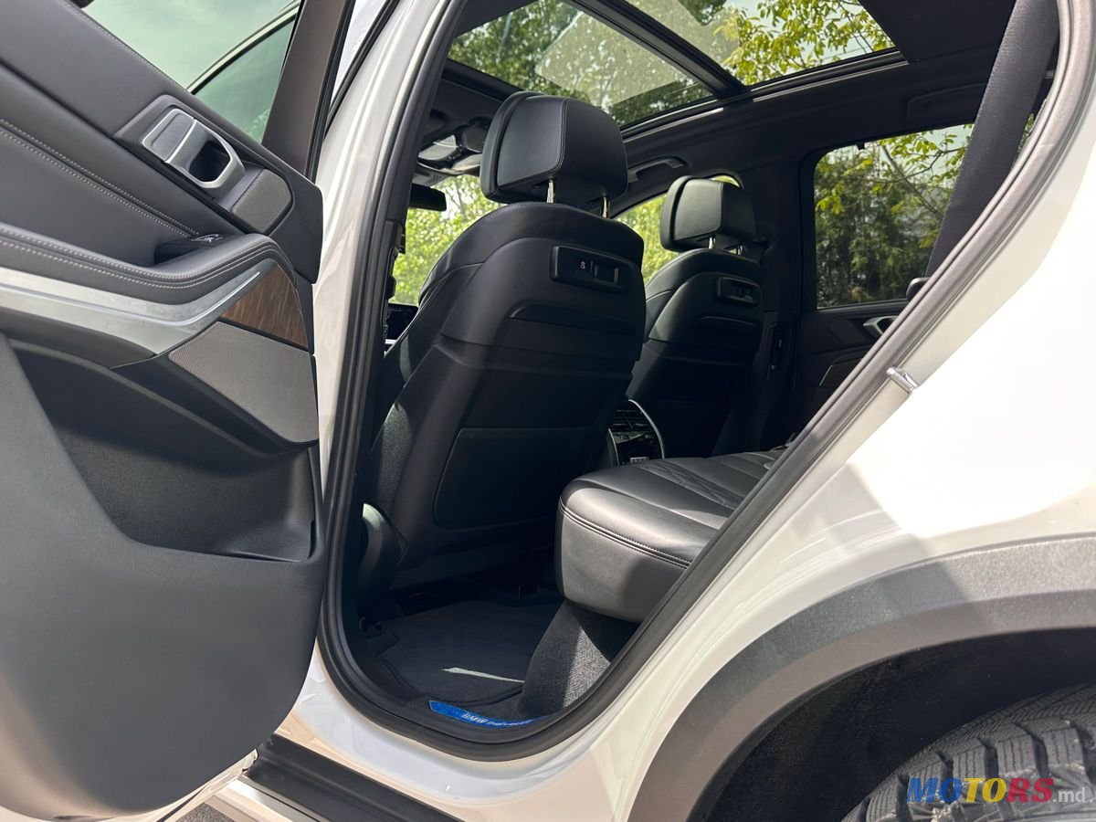 2019' BMW X5 photo #5