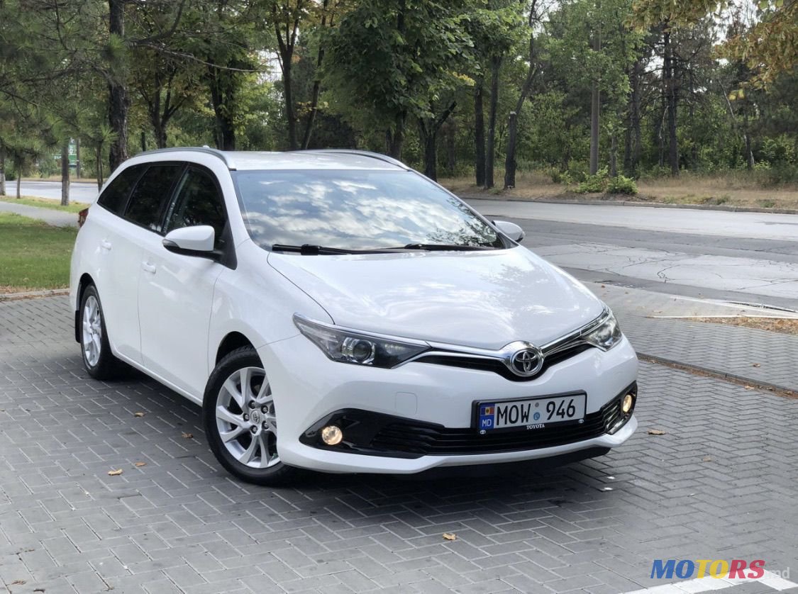 2016' Toyota Auris photo #2