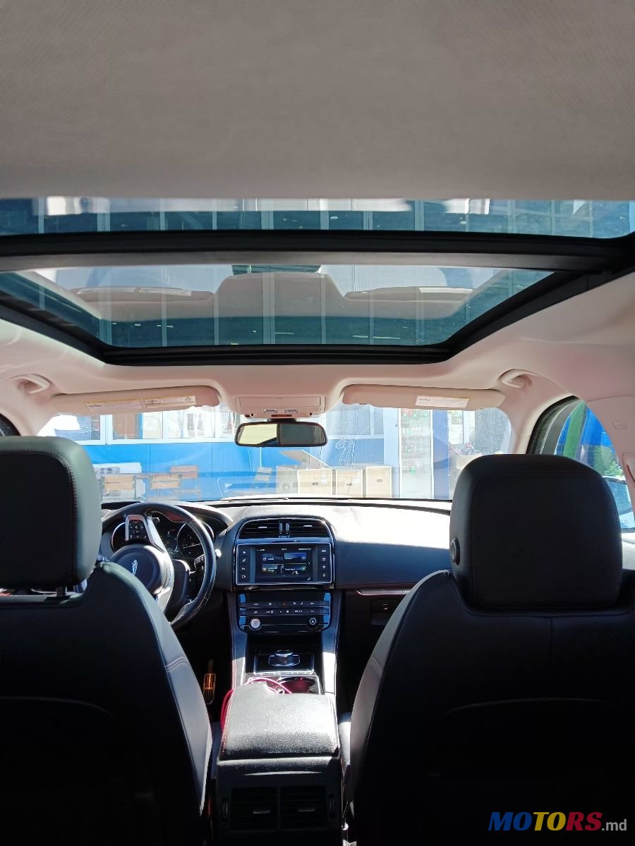 2016' Jaguar F-Pace photo #5