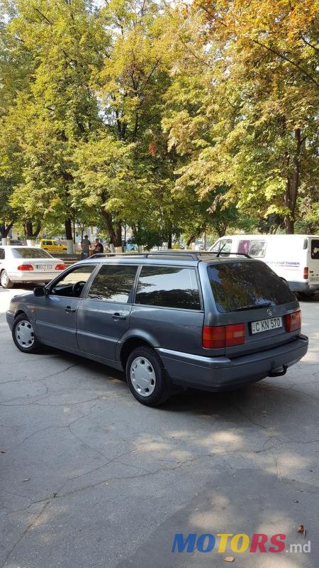 1995' Volkswagen Passat photo #2