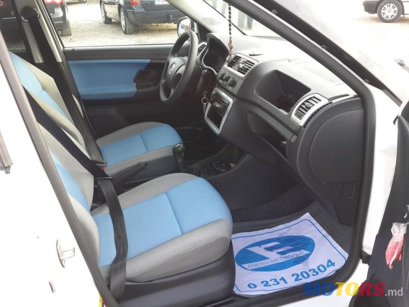 2009' Skoda Fabia photo #3