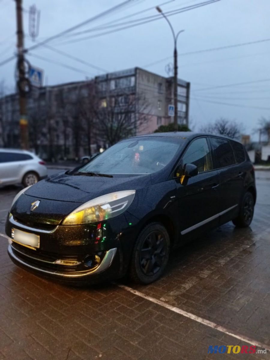 2012' Renault Grand Scenic photo #1