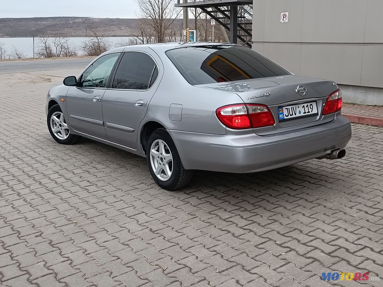 2001' Nissan Maxima photo #3