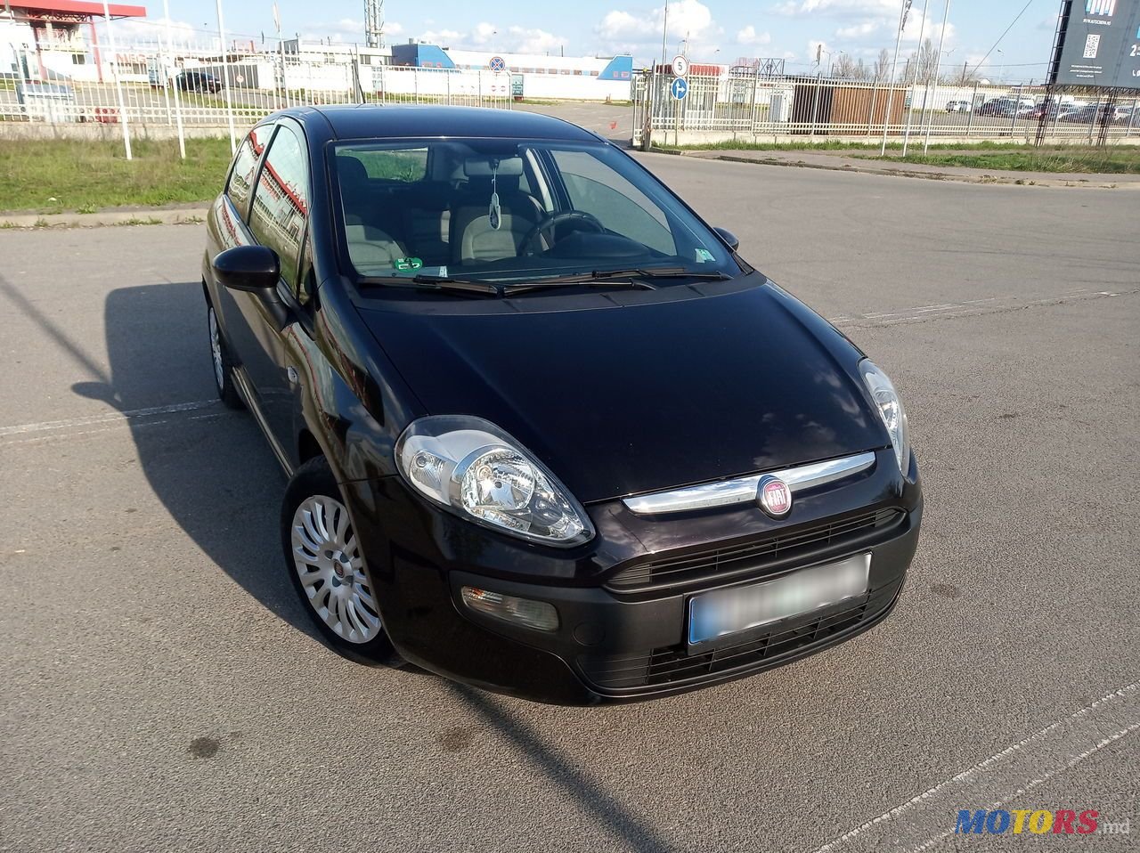 2011' Fiat Punto photo #3