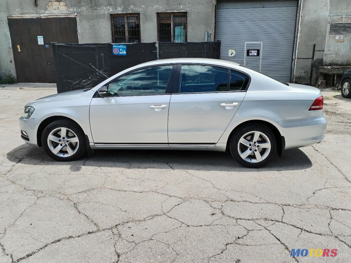 2012' Volkswagen Passat photo #3