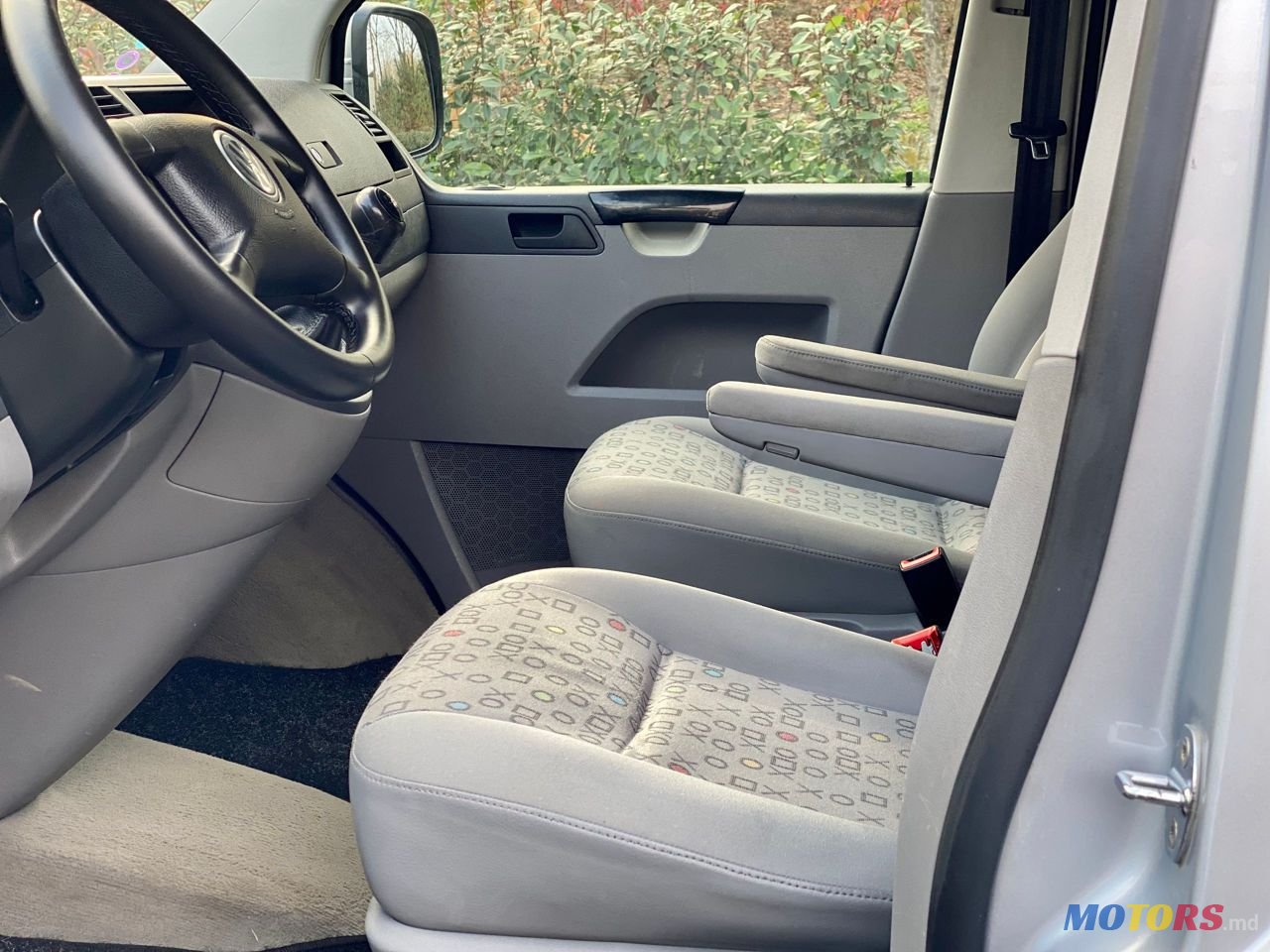 2006' Volkswagen Transporter photo #5