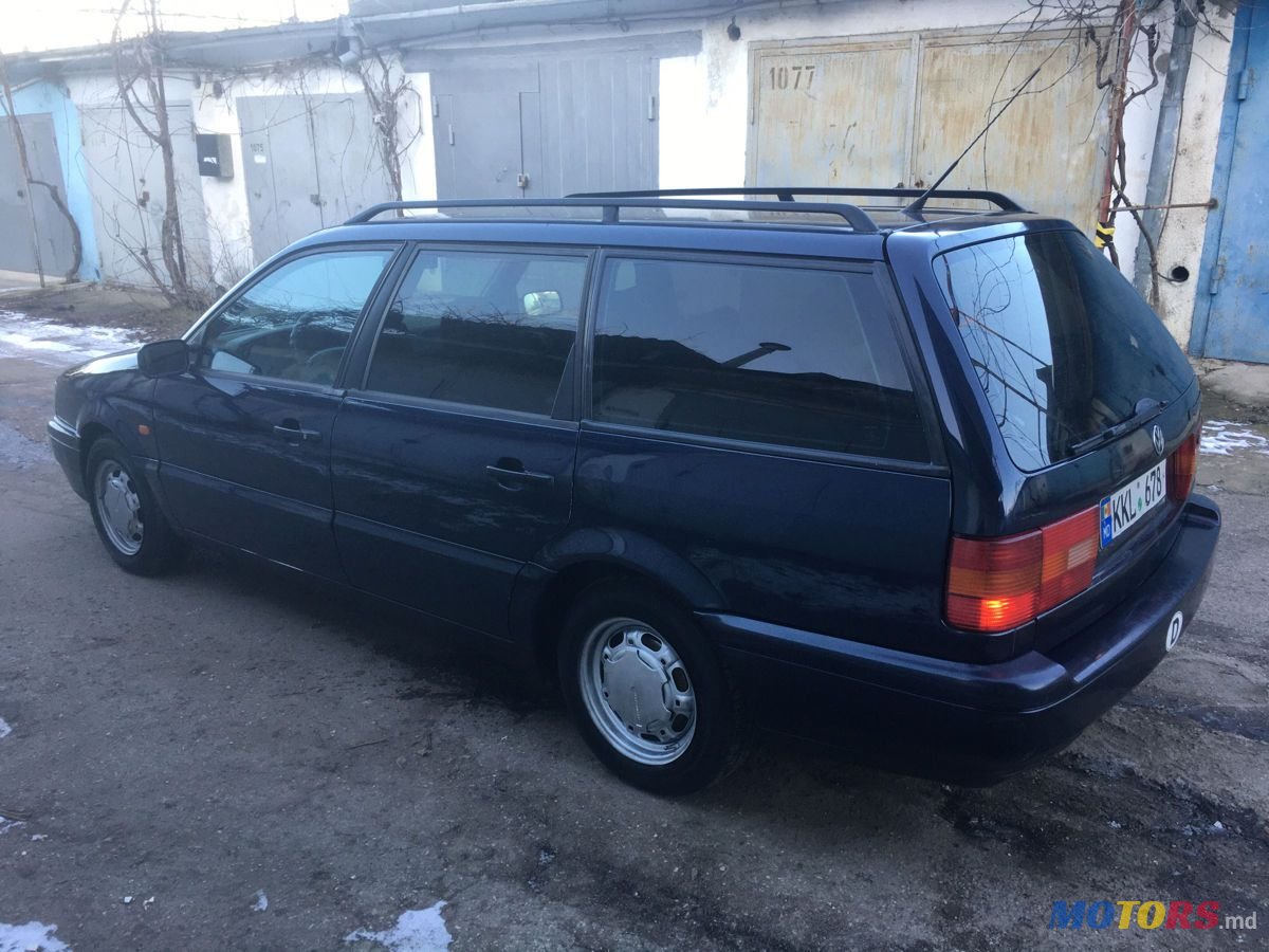 1995' Volkswagen Passat photo #4