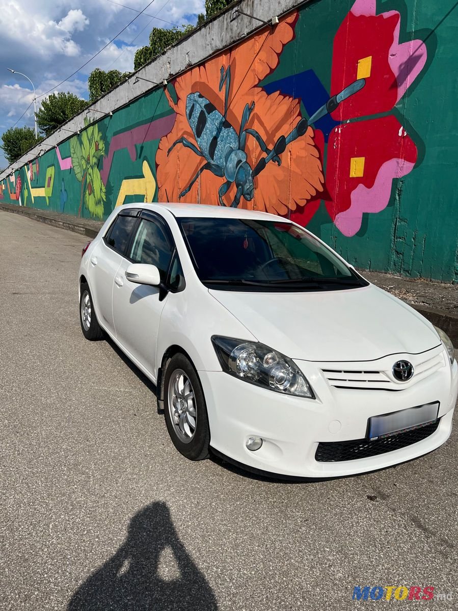 2010' Toyota Auris photo #3