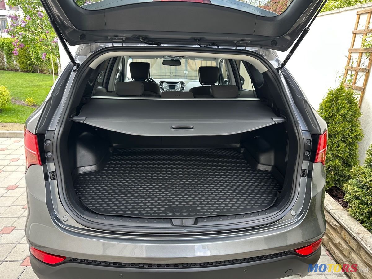 2014' Hyundai Santa Fe photo #5