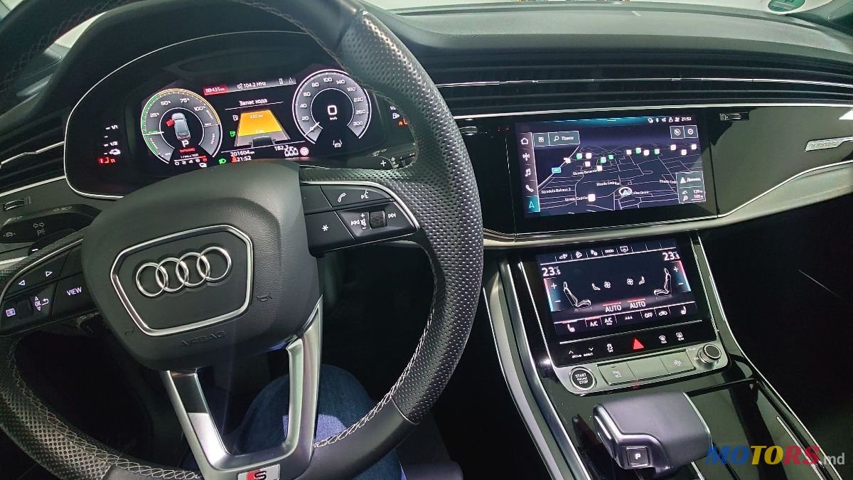 2020' Audi Q7 photo #1