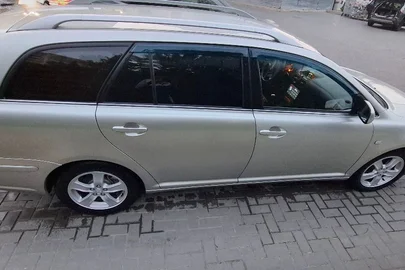 2005' Toyota Avensis