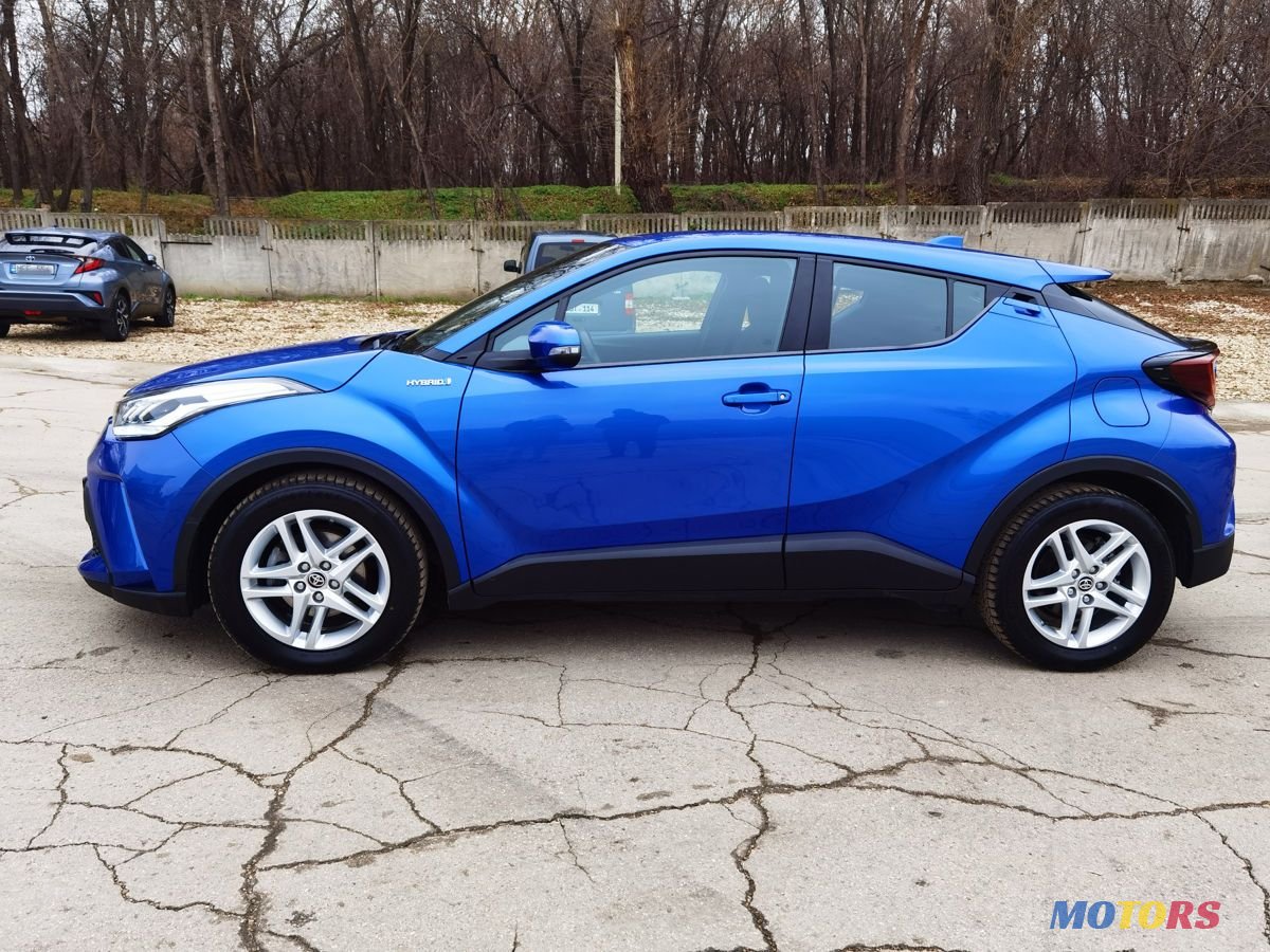 2021' Toyota C-HR photo #2