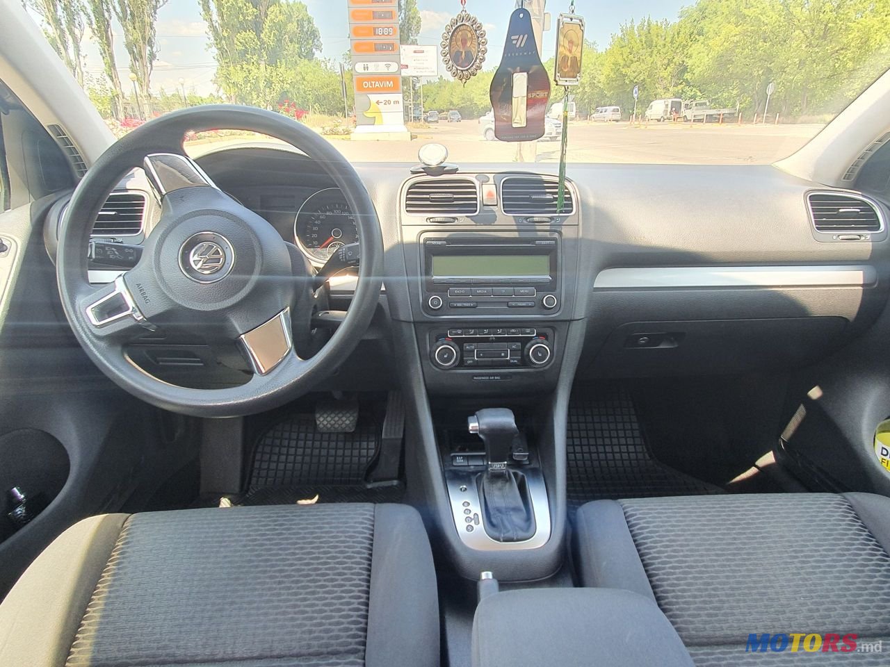 2010' Volkswagen Golf photo #6