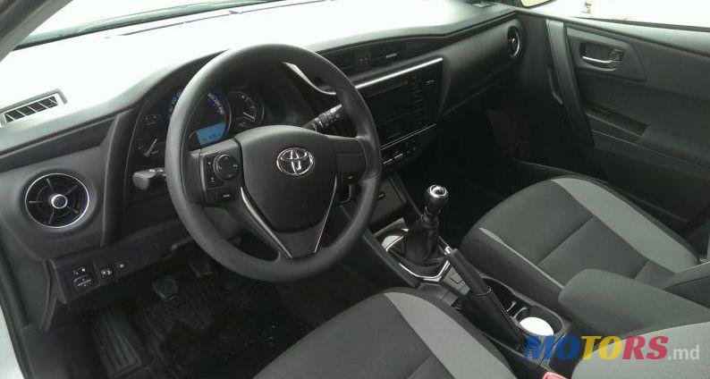 2015' Toyota Auris photo #1