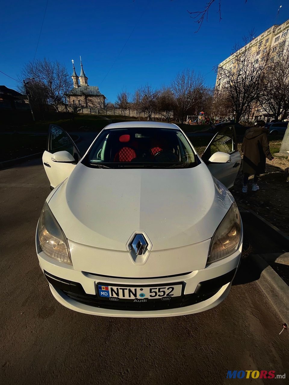 2010' Renault Megane photo #2