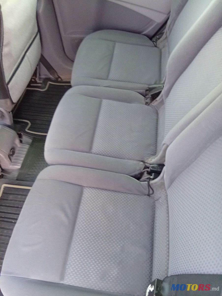 2004' Nissan Almera Tino photo #6