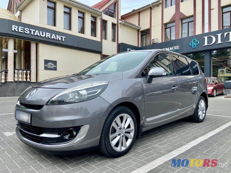 2012' Renault Grand Scenic photo #2