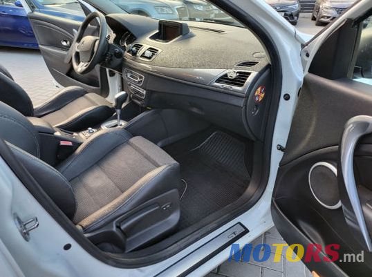 2012' Renault Megane photo #5