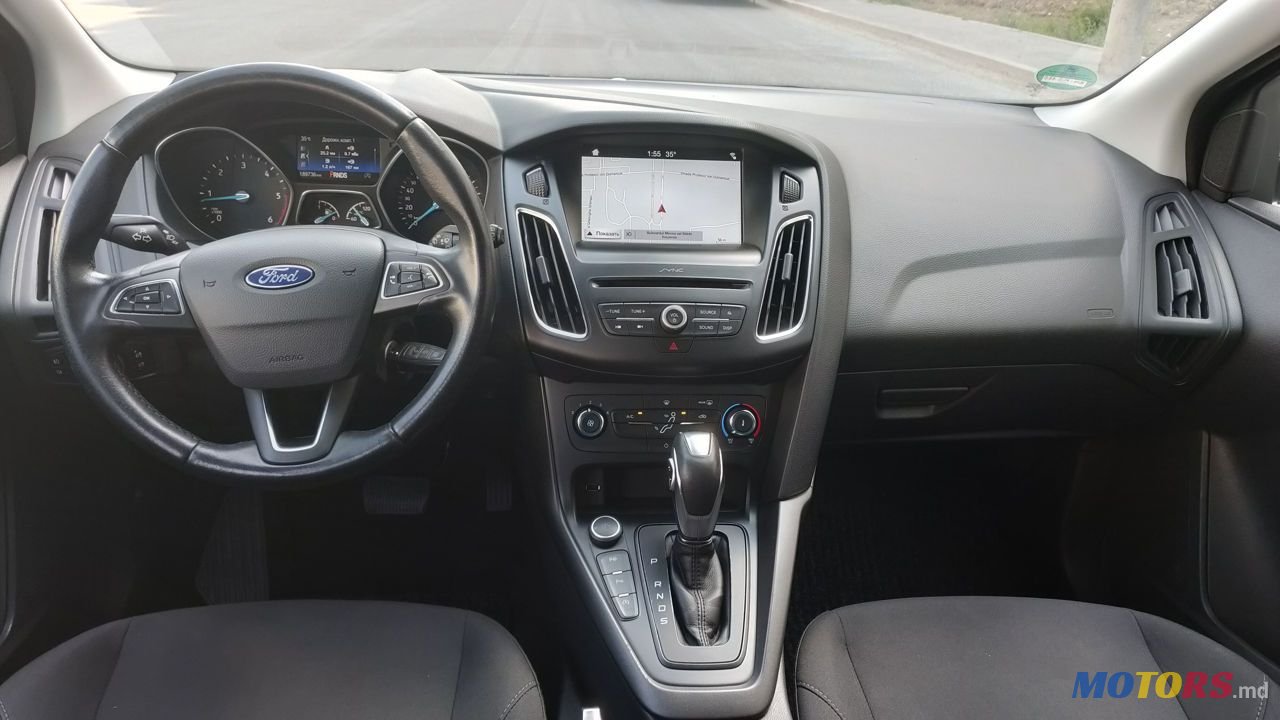 2017' Ford Focus photo #5