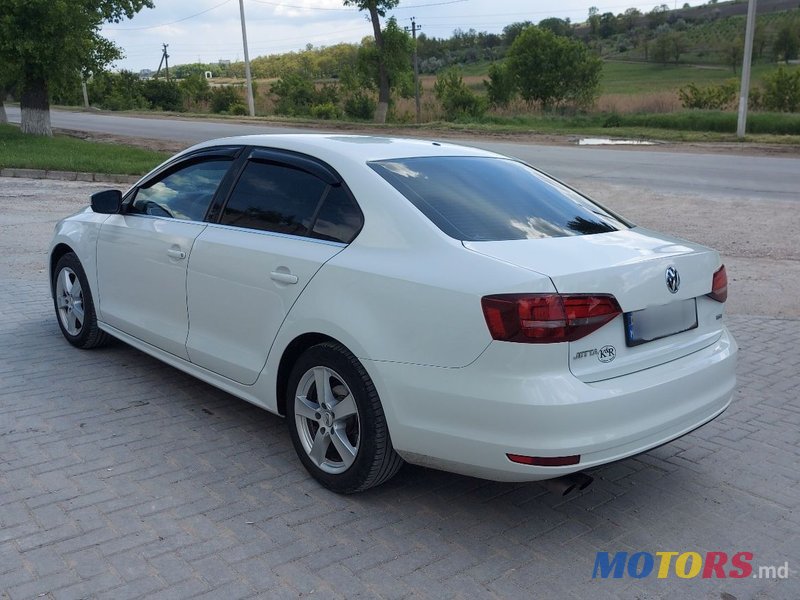 2017' Volkswagen Jetta photo #3