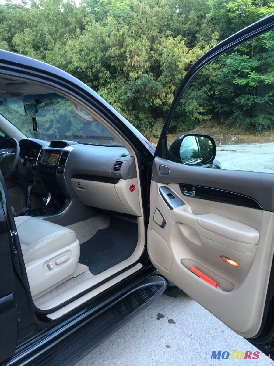 2009' Toyota Land Cruiser Prado photo #5