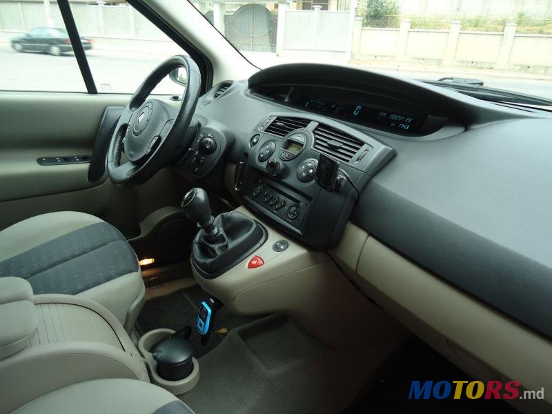 2005' Renault Scenic photo #2
