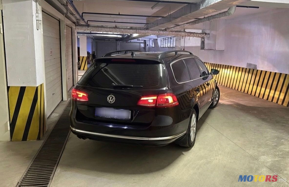 2013' Volkswagen Passat photo #3