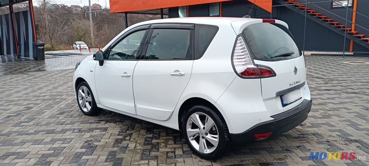 2015' Renault Scenic photo #3