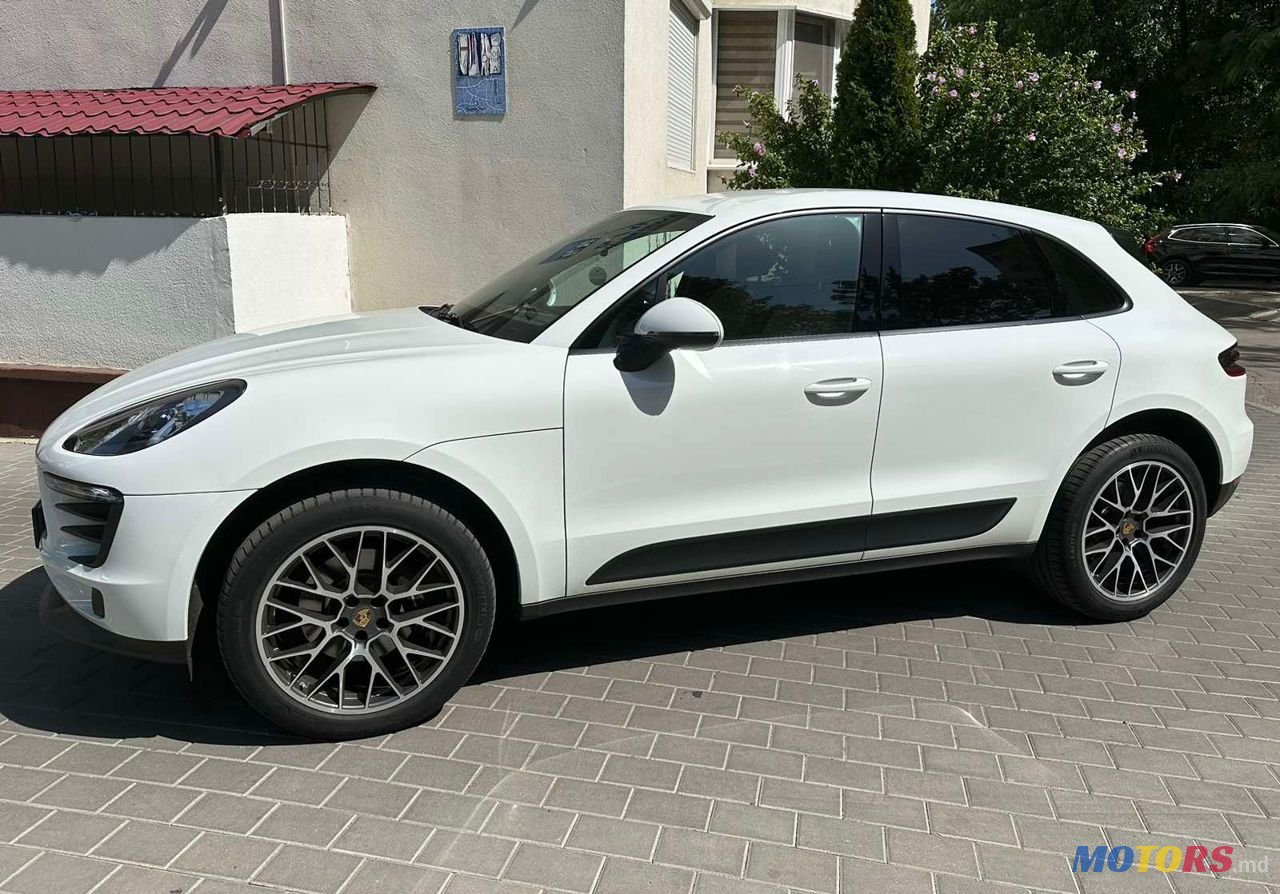 2017' Porsche Macan photo #2