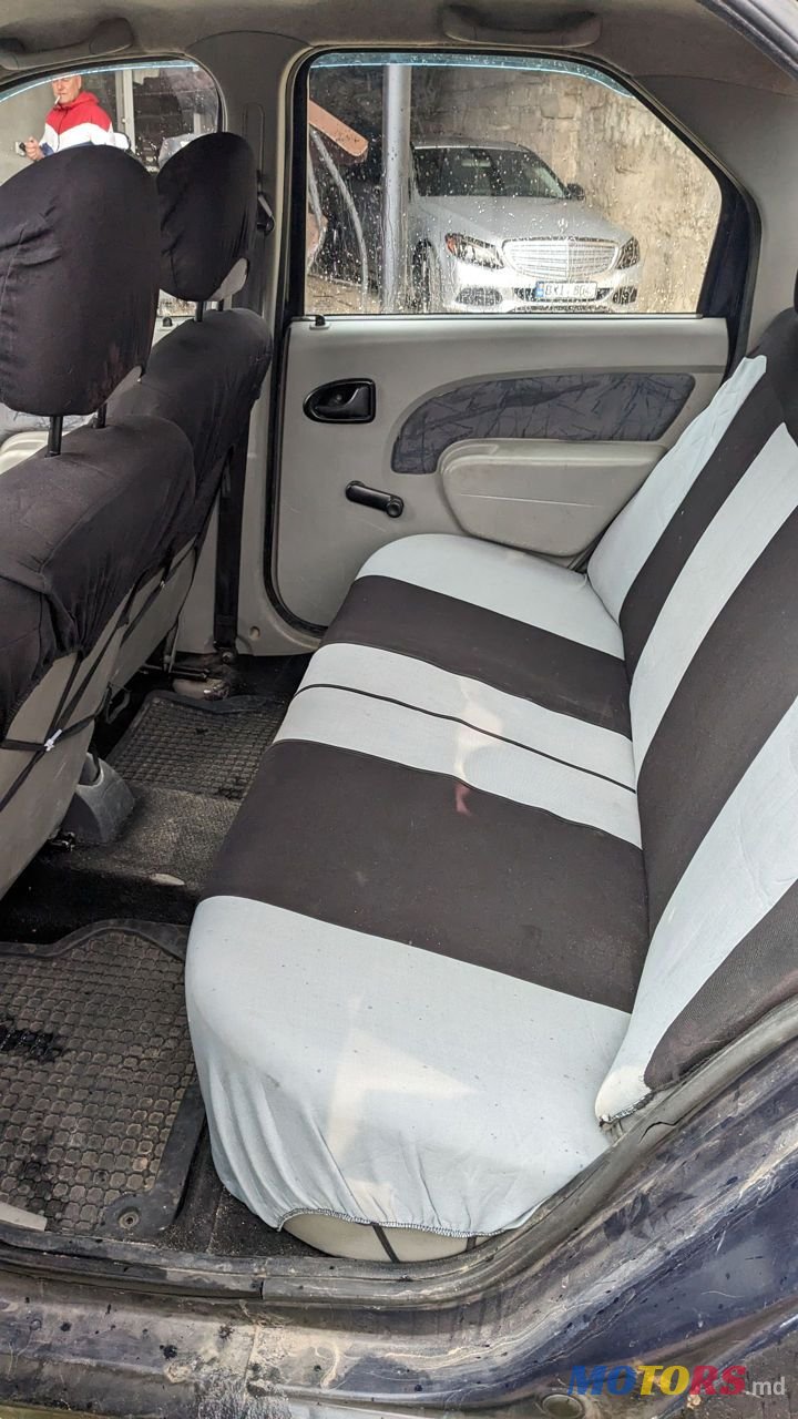 2005' Dacia Logan photo #3