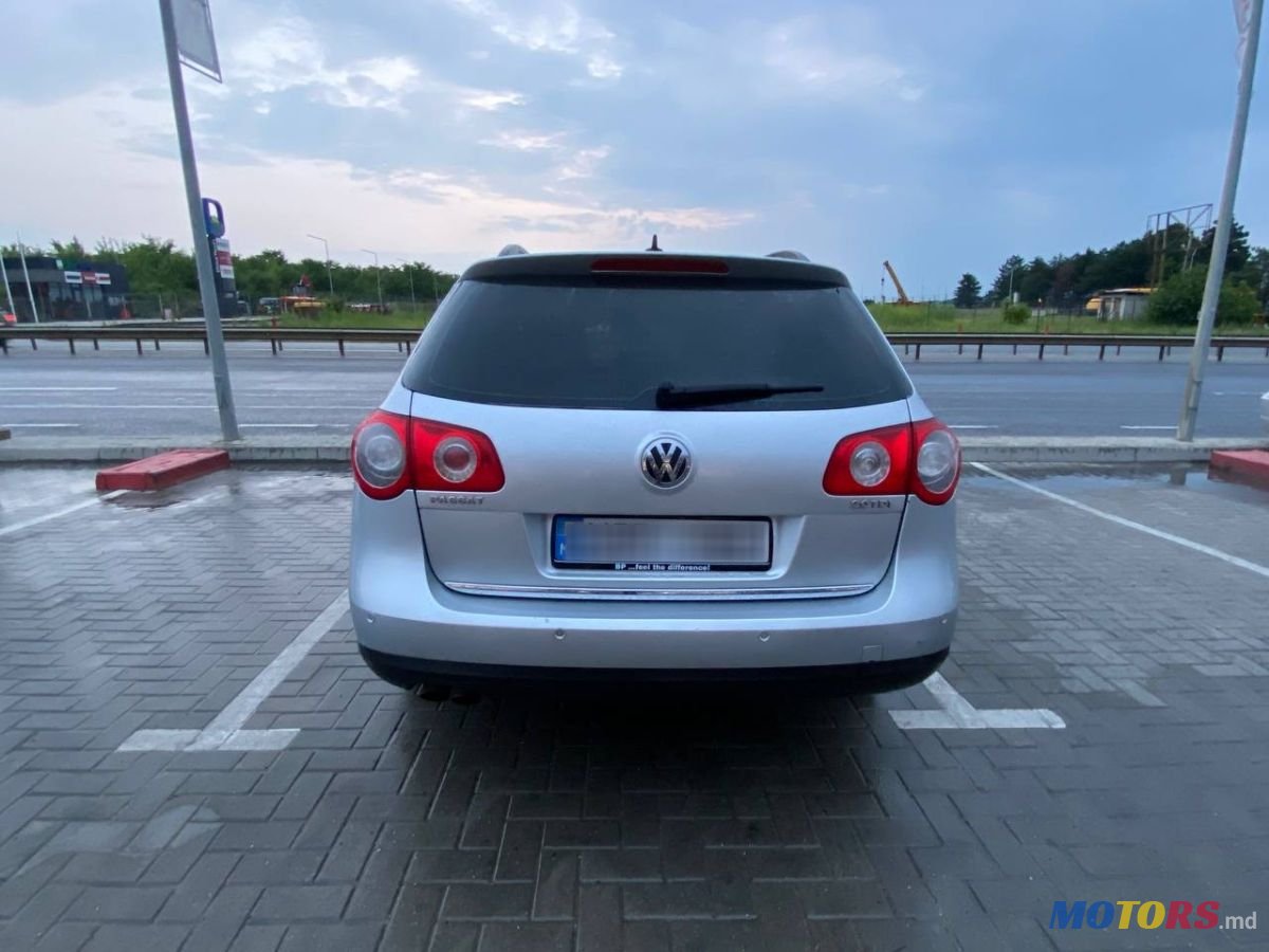 2008' Volkswagen Passat photo #5