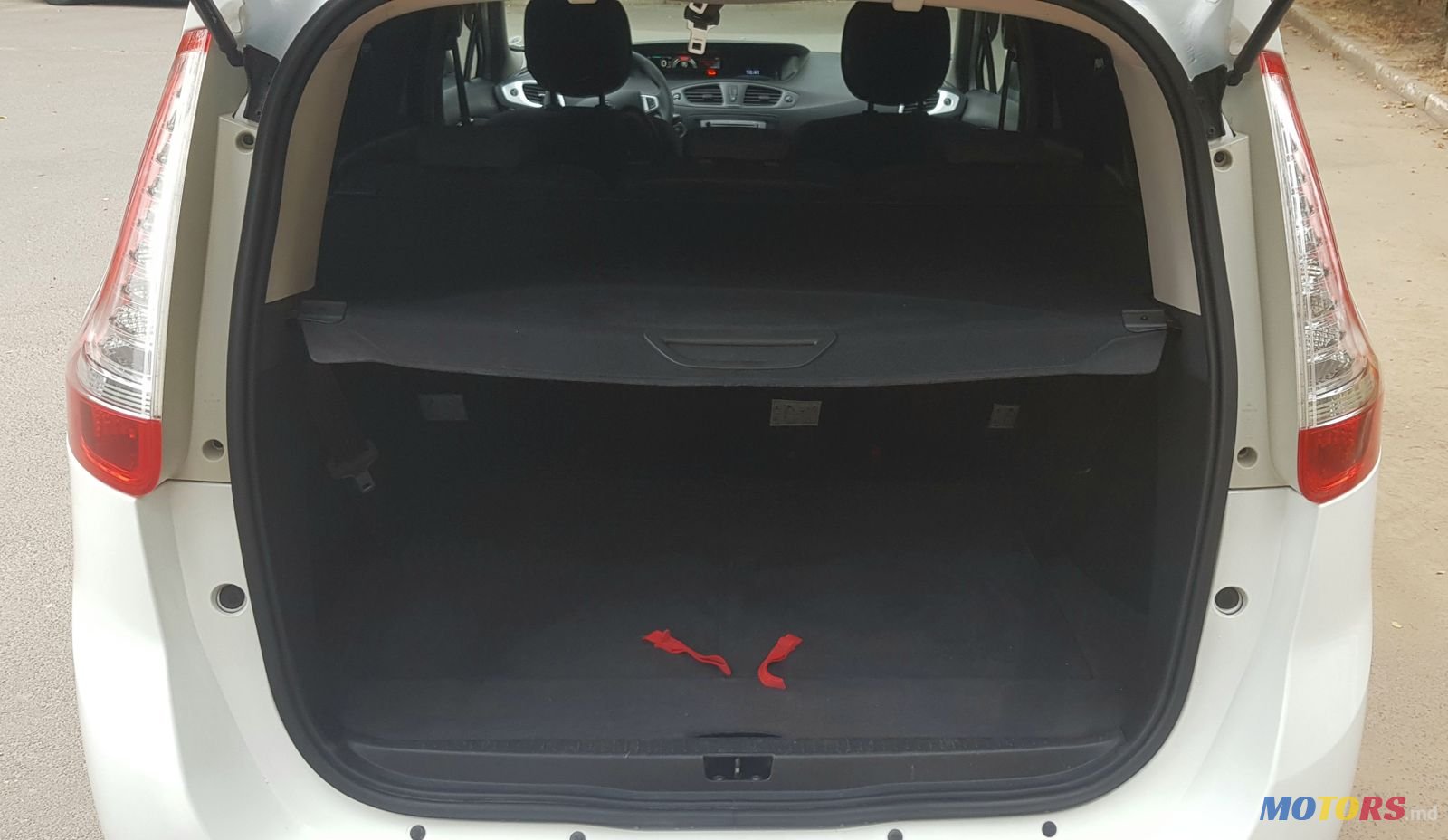 2012' Renault Grand Scenic 1 photo #5