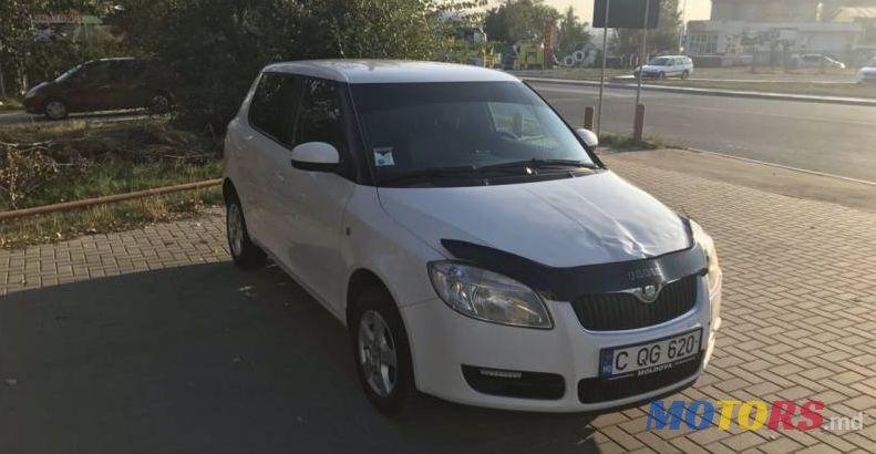 2008' Skoda Fabia photo #2
