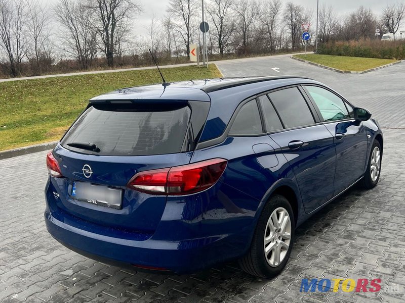 2019' Opel Astra photo #2
