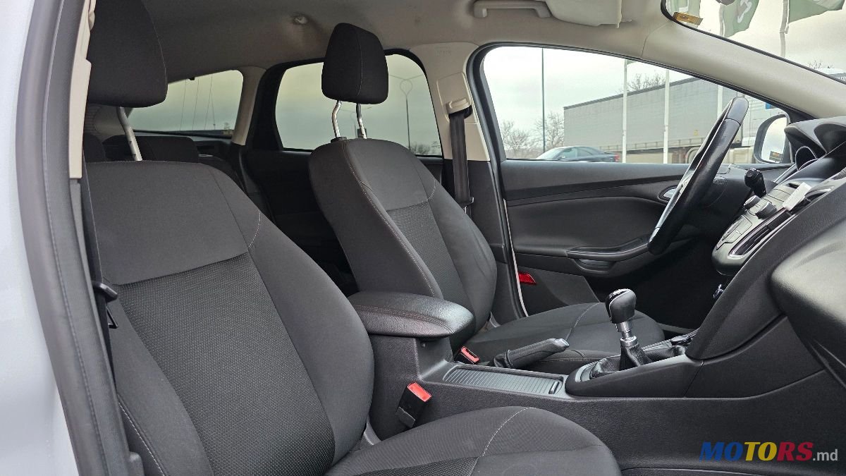 2016' Ford Focus photo #6